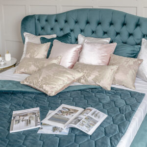 Łóżko ZOELL wygodne luksusowe nowojorskie glamour tapicerowane pikowane zielone lub inne kolory z linii CLASSIC
