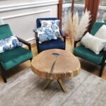 Stolik kawowy SPRING do salonu złoty z plastra drewna glamour z linii NATUREL