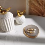 Ozdobna dekoracyjna złota tacka glamour na biżuterię CALLY - błyszcząca szara