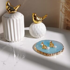 Ozdobna dekoracyjna złota tacka glamour na biżuterię CALLY - błyszcząca błękitna