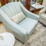 Wygodny fotel glamour MARGO miętowy modern classic hamptons z linii ESCLUSIVO - na stanie