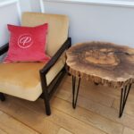 Stolik kawowy loftowy WILD do salonu czarny z plastra drewna z linii NATUREL