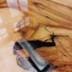 Stolik kawowy WALNUT GLOSS do salonu z plastra drewna z linii NATUREL