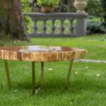 Stolik kawowy OAK TREE do salonu złoty z plastra drewna glamour z linii NATUREL