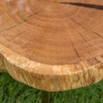 Stolik kawowy OAK TREE do salonu złoty z plastra drewna glamour z linii NATUREL