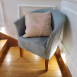 Wygodne Krzesło fotel MALAGA nowojorskie glamour hamptons z linii CLASSIC - standard HOTELOWY