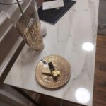 Nowoczesna Konsola VENICE srebrna lub złota nowojorska glamour marmur z linii CALACATTA