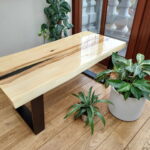 Stolik kawowy WALNUT BLACK III z plastra drewna loft czarny z linii NATUREL