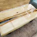 Stolik kawowy WALNUT BLACK III z plastra drewna loft czarny z linii NATUREL