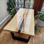 Stolik kawowy WALNUT BLACK III z plastra drewna loft czarny z linii NATUREL