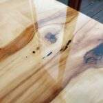 Stolik kawowy WALNUT BLACK III z plastra drewna loft czarny z linii NATUREL