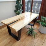 Stolik kawowy WALNUT BLACK III z plastra drewna loft czarny z linii NATUREL