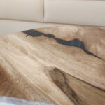 Designerski Stolik kawowy FERRERO z plastra drewna z orzecha włoskiego lakierowany czarny loft z linii NATUREL