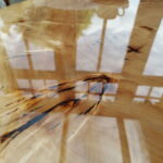 Designerski stolik kawowy CALABRIA czarny lakierowany loft z plastra drewna z linii NATUREL