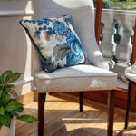 Krzesło ELLE eleganckie klasyczne nowojorskie glamour ecru białe z linii CLASSIC - standard HOTELOWY