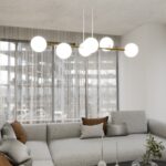 Lampa sufitowa wisząca nowoczesna elegancka GRAVITY 6 biała złota klosze kule biel opal
