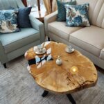 Designerski stolik kawowy AURELIO czarny loftowy z plastra drewna glamour z linii NATUREL