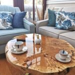 Designerski stolik kawowy GIOVANNI z plastra drewna glamour złoty połysk z linii NATUREL