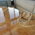 Designerski stolik kawowy BOSCO czarny loftowy z plastra drewna z linii NATUREL