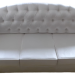 Wygodna sofa glamour MARGO z funkcją spania modern classic hamptons pikowana biała z linii ESCLUSIVO