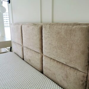 Łóżko LINETTA wygodne ekskluzywne prostokąty glamour złote beżowe z linii CLASSIC