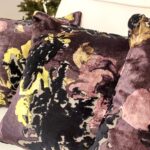 Luksusowa poduszka DECOR dekoracyjna glamour fioletowa z połyskiem z linii ROYAL